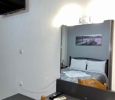 Mesolongi Apartment | Pinpoint Rooms