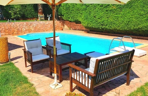 Paralia Porovitsis Villa | Platanos Estate