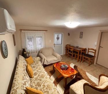 Trikala Apartment | Platanos Village Home