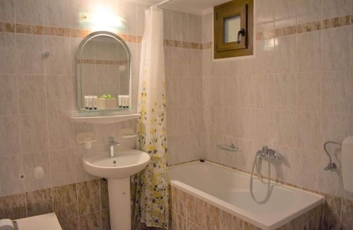 Kamari Apartment | Plethora Home -10min Away From Black Sandy Beach