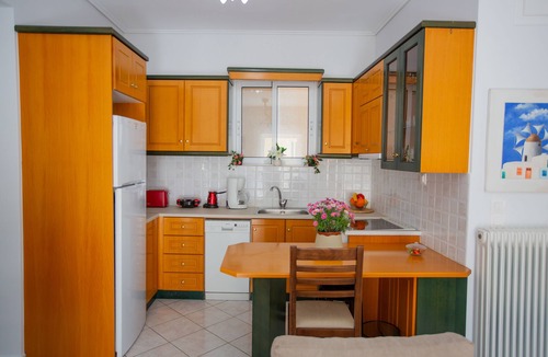 Gefira Mpania Apartment | Poly's charming home - City center & near the beach 2bedroom apartment