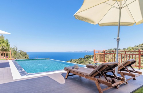 Glossa Villa | POOL Villa Mavraki - wifi, sea view, no neighbors (5 min to Mama Mia!)
