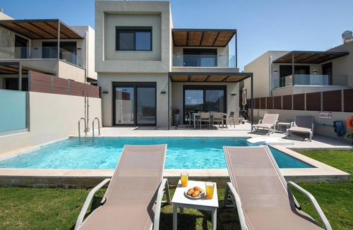 Agios Vasileios Villa | Porti Iraklis 2 - A Stylish Eco Villa near beaches
