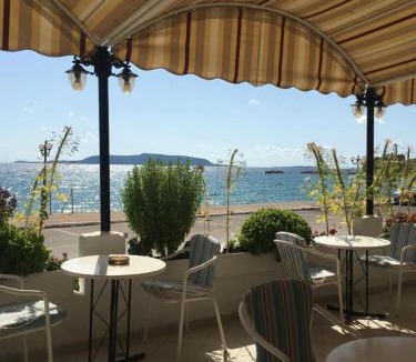 Foinikounta Hotel | Porto Finissia