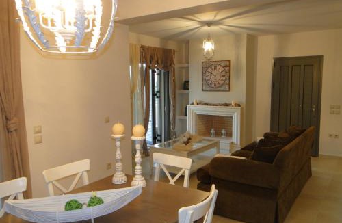Agios Emilianos Villa | Porto Heli Villas & Studios