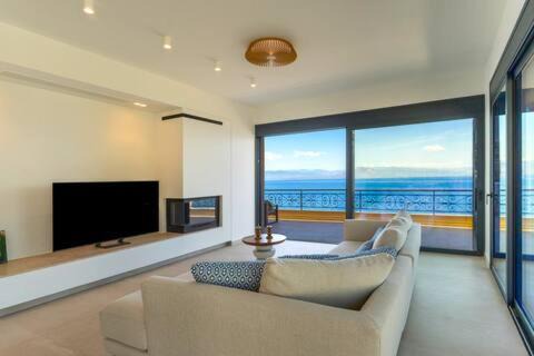 Limni Vouliagmenis Villa | Premium Collection Villas