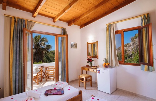 Agios Vasileios Hotel | PREVELI DIONYSSOS ROOMS