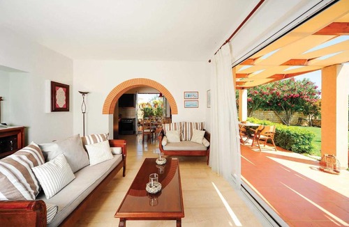 Prinos Villa | Prinos Villa Sleeps 6 Air Con WiFi