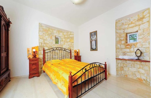 Prinos Villa | Prinos Villa Sleeps 6 Air Con WiFi