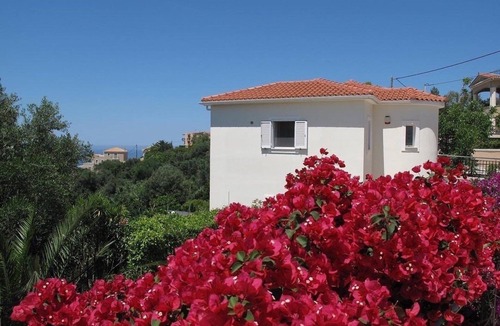 Sarlata Villa | Private pool & Sleeps up to 10 People, Great seaviews