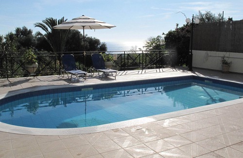 Sarlata Villa | Private pool & Sleeps up to 10 People, Great seaviews