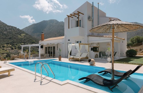 Bali Villa | Private Pool Villa, Sea Views, BBQ,close to Beach