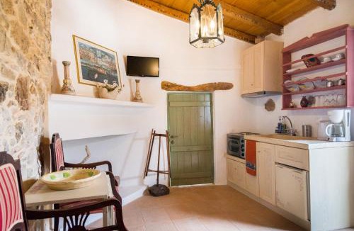 Lastros Apartment | Private studio in historic house