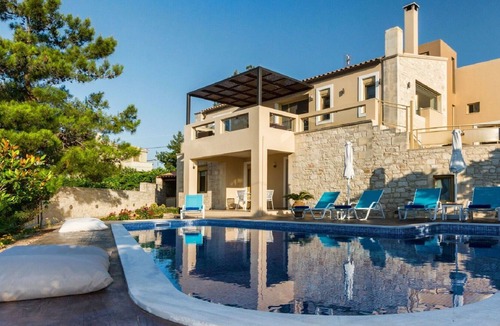 Rethymno Villa | Private Villa with A/C, private pool, WIFI, TV, patio, pets allowed, panoramic view, parking