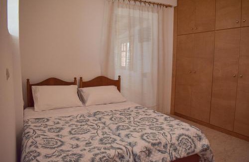 Lavreotiki Villa | Quiet Wood-Style Maisonette