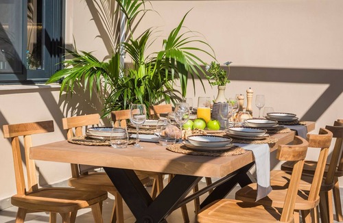 Lixouri Villa | R 1481 Petani K5 with Garden View, Sea view & Soundproof Windows.