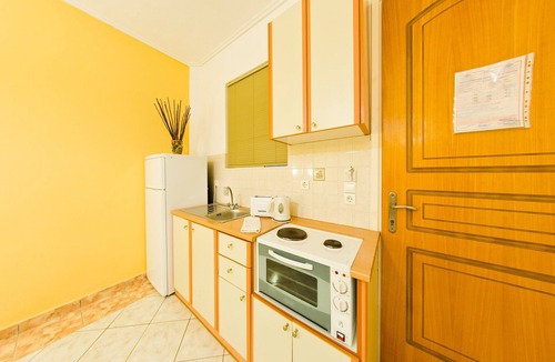 Amoudi House | Remezzo Apartments & Studios