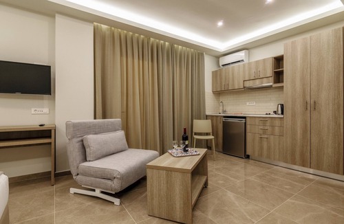 Amoudi House | Remezzo Apartments & Studios