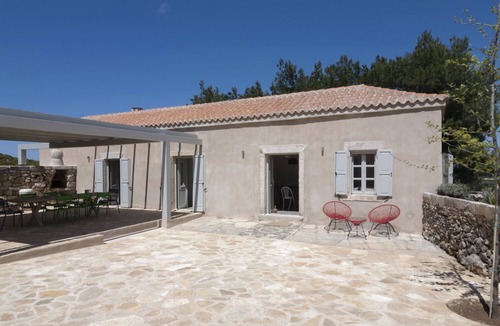 Aroniadika House | Renovated Stone House At Aroniadika