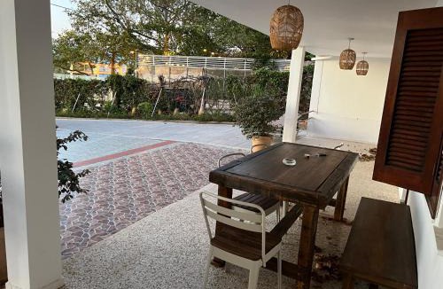 Psathopirgos Apartment | Rodini House