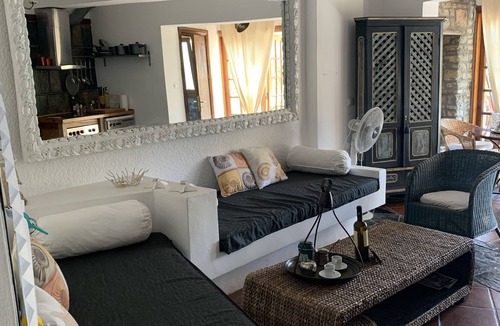 Kalami House | Roditses Beach sea front Apartments
