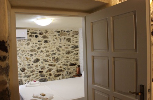 Zaros Apartment | Roes apartments-Roi-