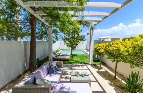 Skalani Villa | Romantic, homely Villa Aura w heated pool