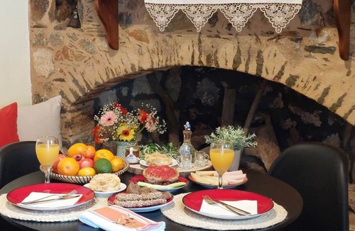Sfaka House | Romantic Traditional Stone house at Crete