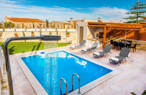 Skouloufia Villa | Rose Villa with Private Pool