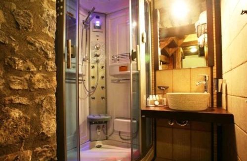 Aghios Athanasios Ski Chalet | ROUGA Mountain Boutique Suites & Spa