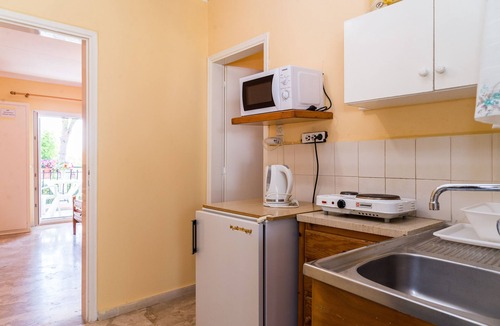 Porto Koukla House | Roussa's Studios and Apartments