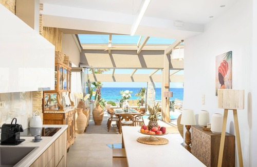 Agkisaras Villa | Sabbia Mare BeachFront Villa, steps from Dine&Shop