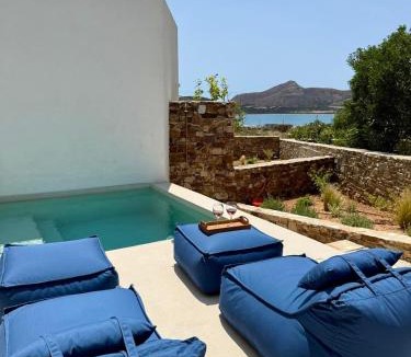 Antiparos Villa | Saliagos villas complex with private pools