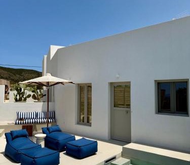 Antiparos Villa | Saliagos villas complex with private pools