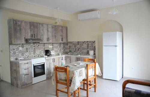 Ayios Floros Apartment | SAN FLORAN
