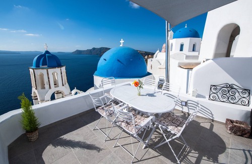 Kamari Villa | Santo Blue Horizon (Blue domes)
