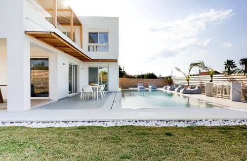 Analipsi House | Sardines Luxury Villa 3 with Private poll , garden , parking and Gym