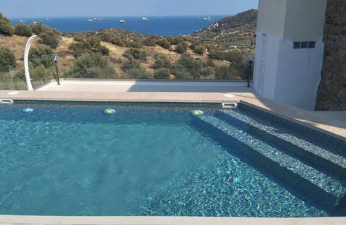 Salamis Villa | Saronic Citadel Villa with pool and Starlink 400Mbps Internet