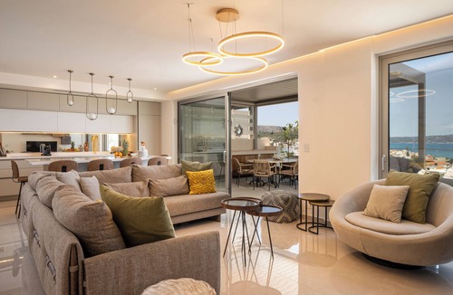 Kalyves Apartment | Sarpidon, AmphiMatrion Luxe SV apt, private hot tub & shared pool, 650m to beach