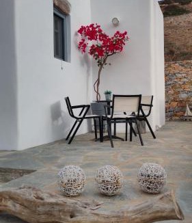Katapola House | Scarpathia House
