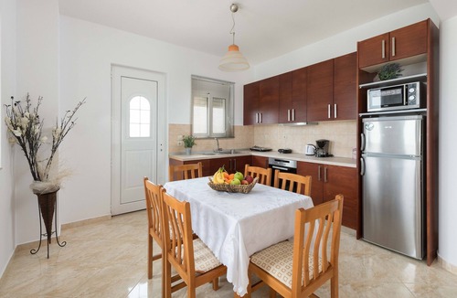 Afandou House | Sea Spirit Apartment ~ 50 Meters From The Beach ~ Accommodates 6 People