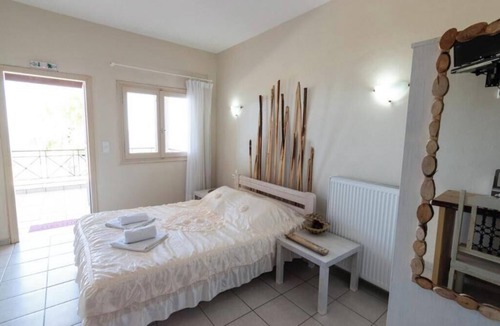 Agios Georgios Resort | Sea view apartment