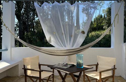 Gouvia House | Sea View Apartment in the Greek Nature