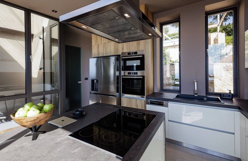 Halepa Villa | Sea View Luxury Villa with two independent buildings