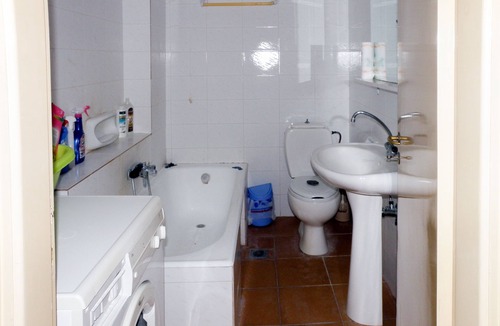 Tavari House | Seafront 2 Bedroom Apartment With Parking