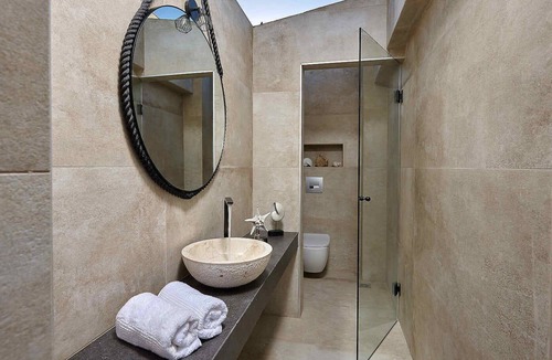 Hersonissos Centre Apartment | Seafront Apt by Myseasight.com, with Seaview, infinity pool, direct on the beach