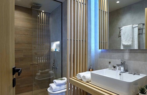 Hersonissos Centre Apartment | Seafront Apt by Myseasight.com with infinity pool, direct on the beach, central