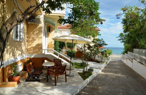 Nea Propontida Apartment | Seafront Holiday Home Alexandra 1 on a Long Sandy Beach, GeoMare, Ground Floor