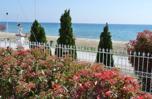 Nea Propontida Apartment | Seafront Holiday Home Alexandra 1 on a Long Sandy Beach, GeoMare, Ground Floor