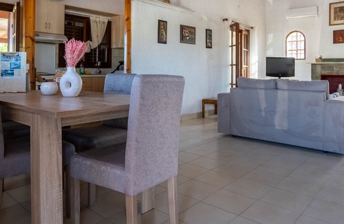 Messini House | Seaside Retreat for Families and Pets